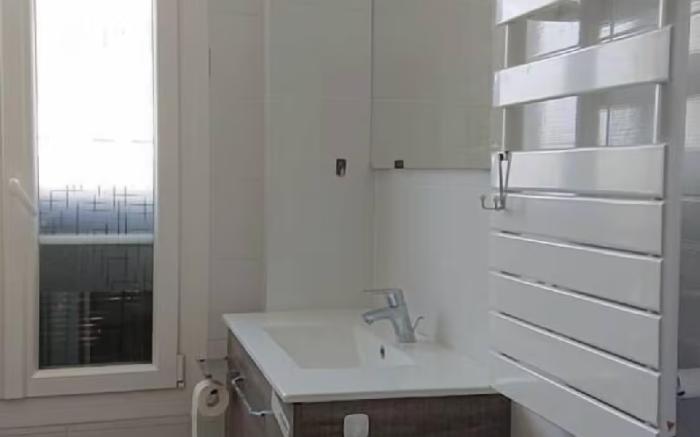 Appart rénové , 50m2 centre le Cannet