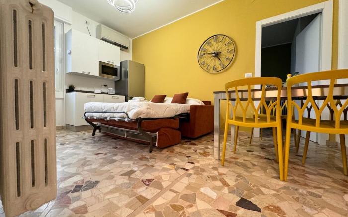 Bright Romolo House