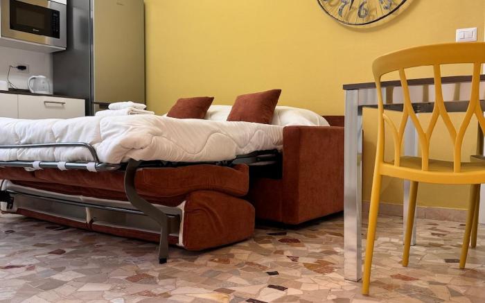 Bright Romolo House