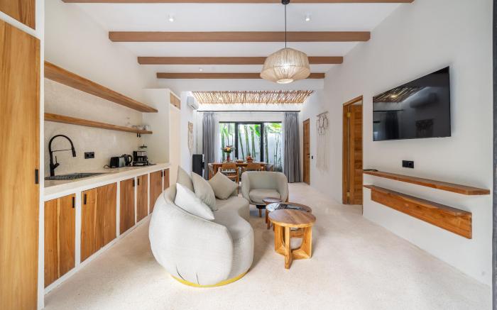 HutanVilla-Relax in Nature: Chic Villa w/ Pool