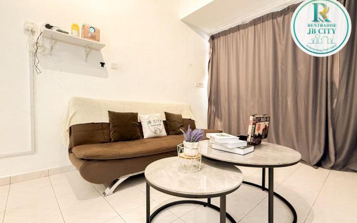 NanaSuite. TamanDaya @3BR 8Pax NearAustinWaterpark