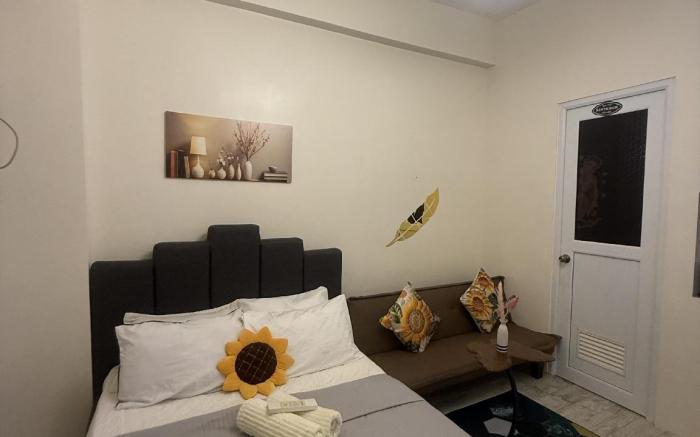 Fyangz Mini Karaoke Condo Staycation