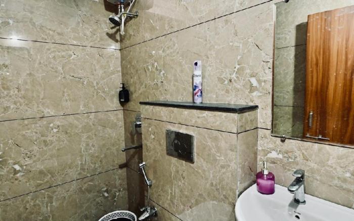 Cozy Studio with King Bed & Modern Comforts