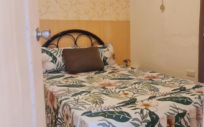Family Home in Trece for 1-10 pax (AC & Fan BR)