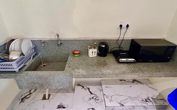 Private2BHK/wifi/kitchen/ Balcony/Smart TV/Parking