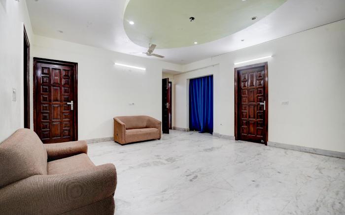 Super Hotel O Raj Mahal