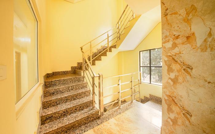 FabHotel Crestwood Inn