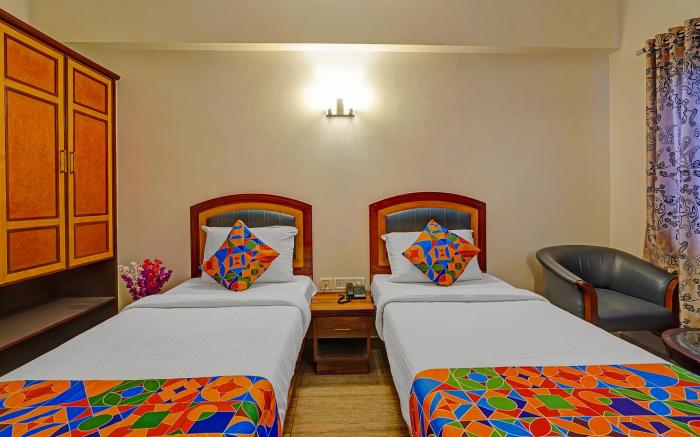 FabHotel Aura Inn