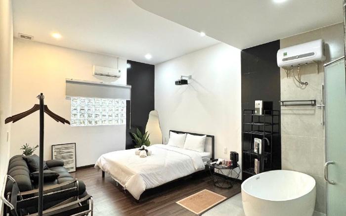 Chạm's Hotel & Homestay