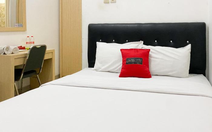 De Zity Homestay RedPartner near Alun Alun Jember