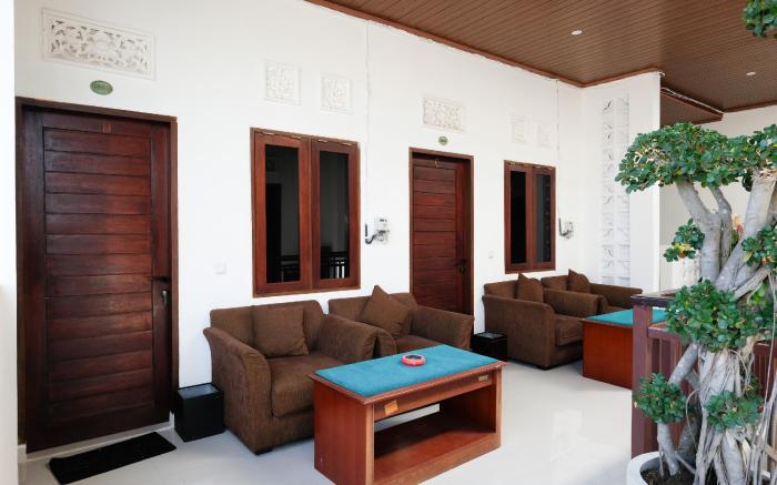 Urbanview Hotel Arta Guna Casa