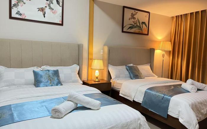 Easyworld @ One Uptown Residence B