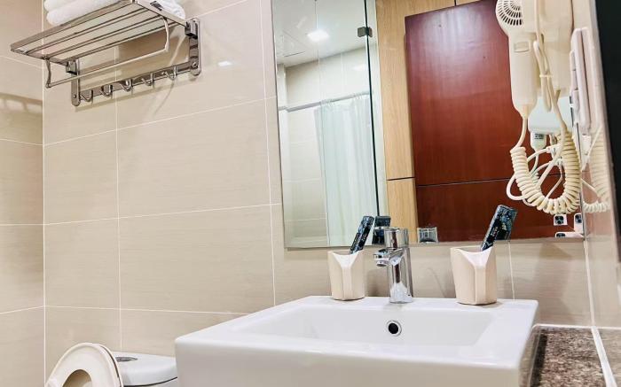 Easyworld One Uptown Residence K