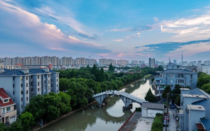 Elong ME Hotel Shanghai International Tourism Resort Xiuyan Road Subway Station