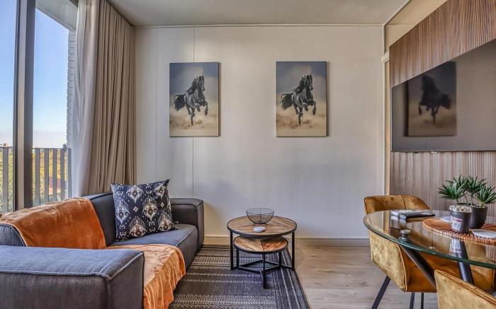 Luxe Rosebank Retreat