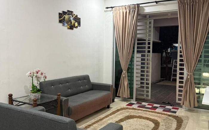 Cryptohouse @ Pantai Kelulut