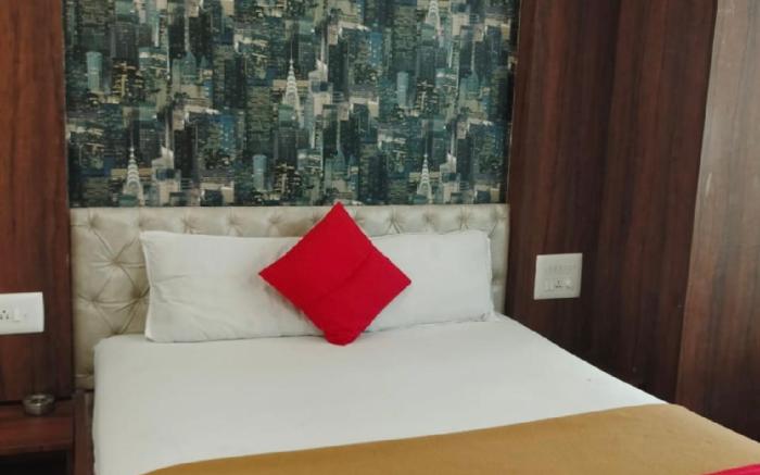 Hotel Raj Empire