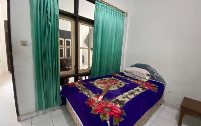 OYO 94705 Puri Queen Dua
