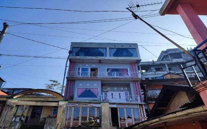 OYO 94702 Putra Family Homestay Sikunir