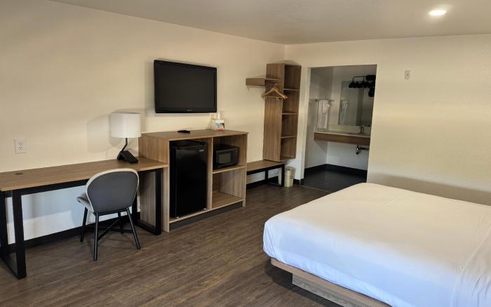 Rodeway Inn & Suites Thousand Palms - Rancho Mirage