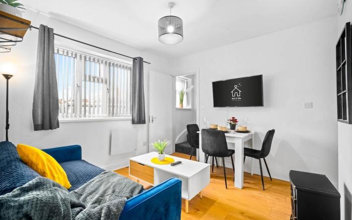 City Centre 2 Bedroom 5 Beds Apt with Free Parking