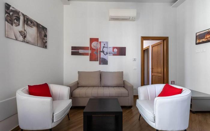Prestigious Accommodation in Piazza Duomo!