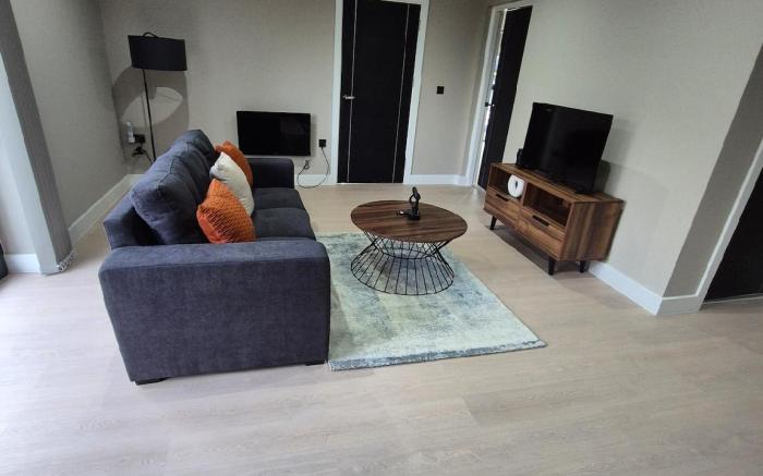 #22 Lux & Stylish 2 bed 2 bath Apart w balcony  11