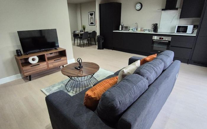 #22 Lux & Stylish 2 bed 2 bath Apart w balcony  11