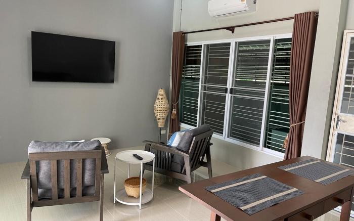Khwanlom House B2 | 1BR Apt w/ Kitchen