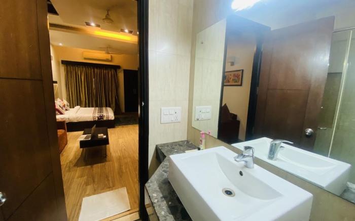 Hotel Amazone Residency Gurugram