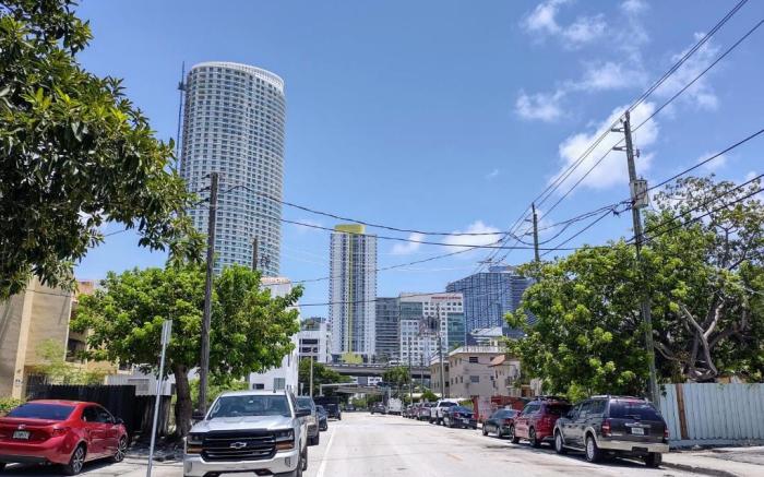 Cozy 1br Apt Near Brickell Free Parking & Wifi