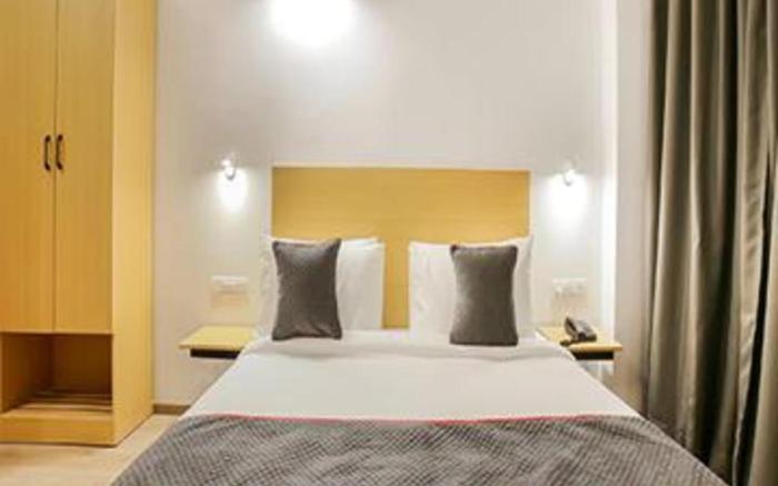 FabHotel Royal Spark Inn