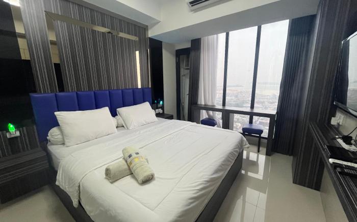 Top Floor Room in Pollux, City Center Near Ferry