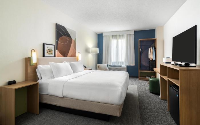 Spark by Hilton Portland Airport Maine Mall