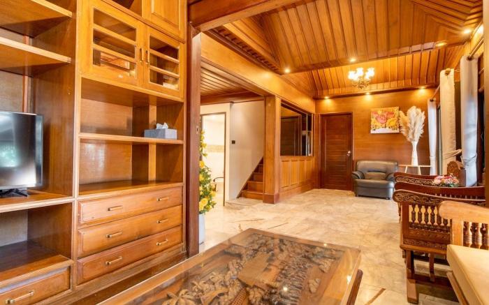 Teakwood house - Family Retreat Near Airport