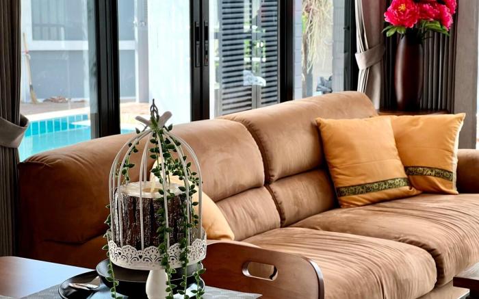 Blue Sky Private Pool Villa-Poolside Near Airport