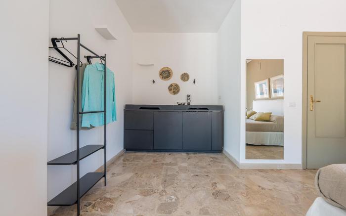 Molo Angioino Suites: ampio alloggio con terrazzo