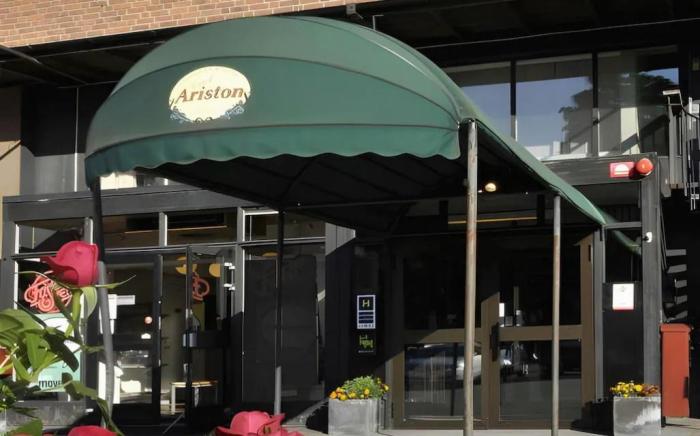 Ariston Hotell