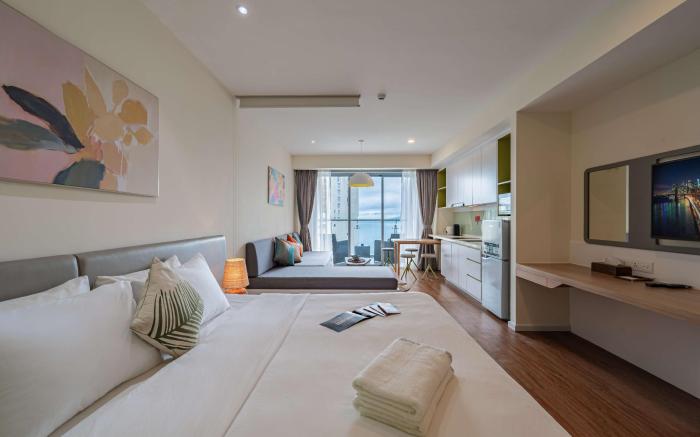 NHA TRang Amazing Beach&City View_Center POOL