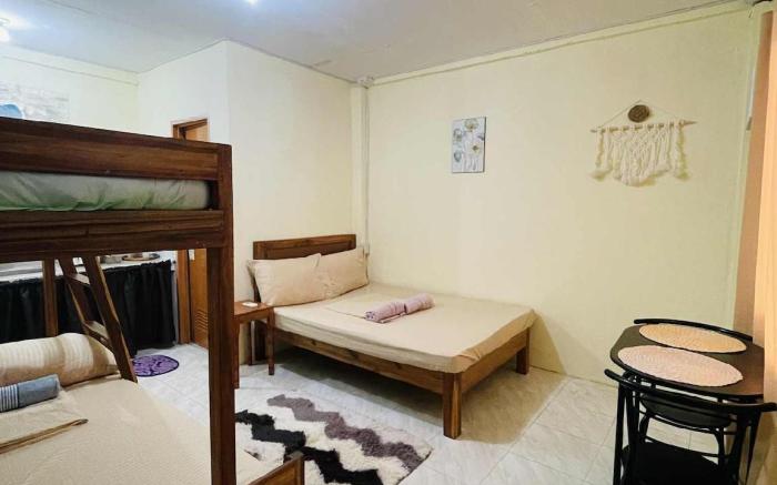 La Casitas HomeStay - High-Five Room