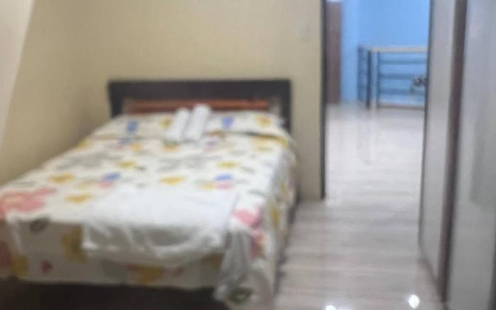 BN 5BR House with Mountain View