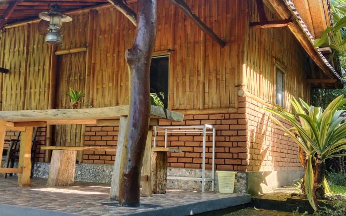 Bali mountain forest cabin