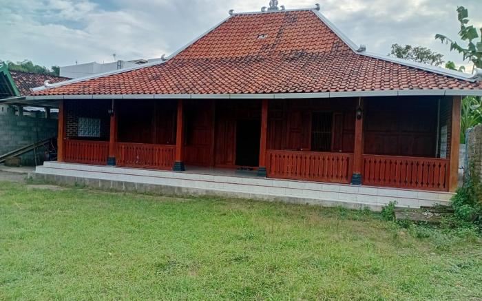 Homestay Wongso Kasongan SYARIAH, Rumah 4 KT, 2 KM