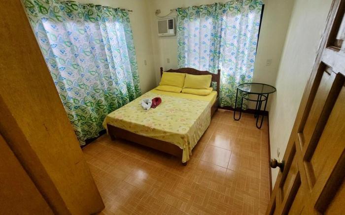 Aninuan Hideaway | Beach & Trail