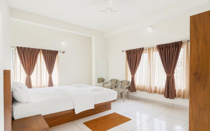 Savi Service Apartments 