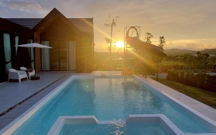 UP HILL POOLVILLA KHAOYAI