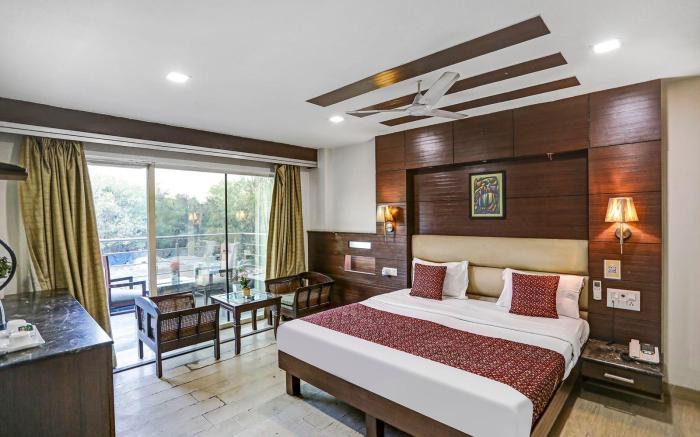 Hotel Downtown, East of Kailash