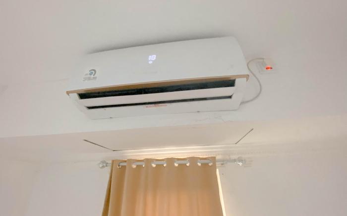 Simple White Accent Studio Paltrow City ByTravelio