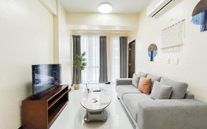 Opr 1BR Condo #3