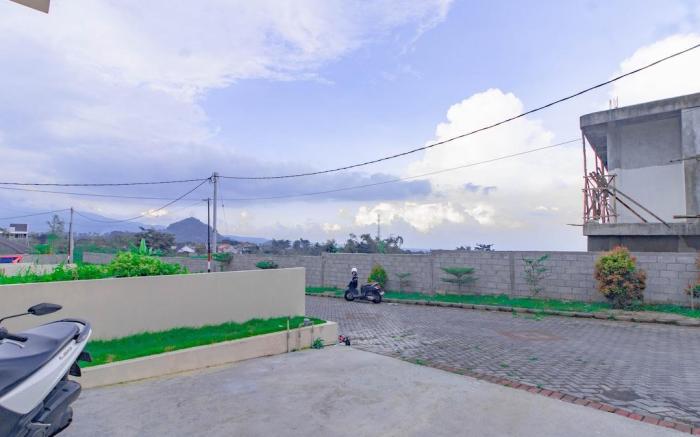 Villa Hindia with Private Pool and Balcony